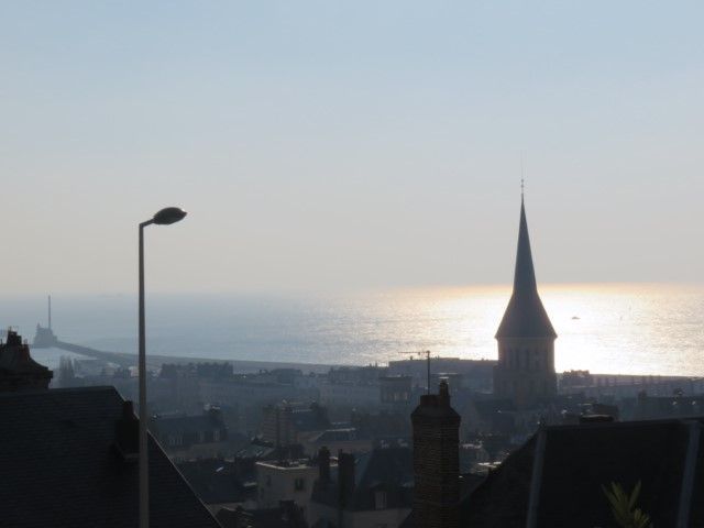 MAISON 7 - EXCLUSIVITE - LE HAVRE - MAGNIFIQUE VUE MER Séduisante et impeccable maison dotée d'une grande terrasse ensoleillée de cinq chambres d'un jardin et d'un garage